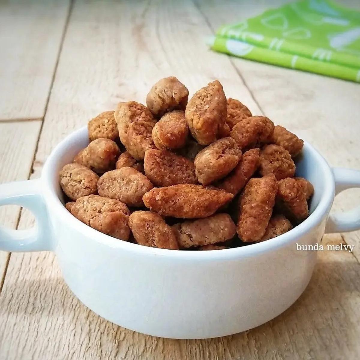 Kue Biji Ketapang Kelapa Parut