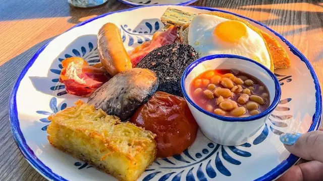 Kuliner di Guernsey, salah satu teritorial Inggris yang punya pemerintahan sendiri dipimpin gubernur