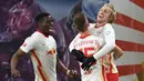 Gelandang RB Leipzing, Emil Forsberg, merayakan gol yang dicetaknya ke gawang Union Berlin pada laga lanjutan Liga Jerman di Red Bull Arena Stadium, Kamis (21/1/2020) dini hari WIB. RB Leipzig menang tipis 1-0 atas Union Berlin. (AFP/Annegret Hilse/pool)