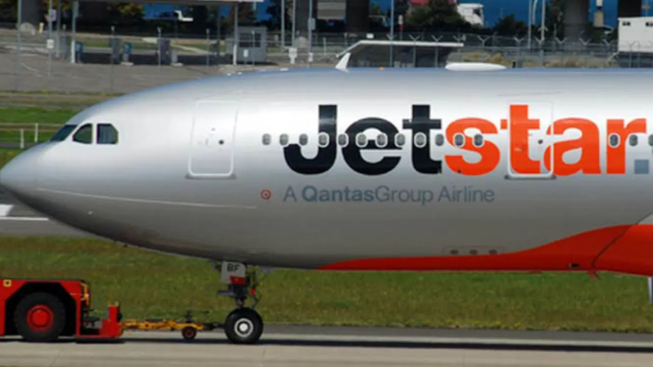 jetstar-131011b.jpg