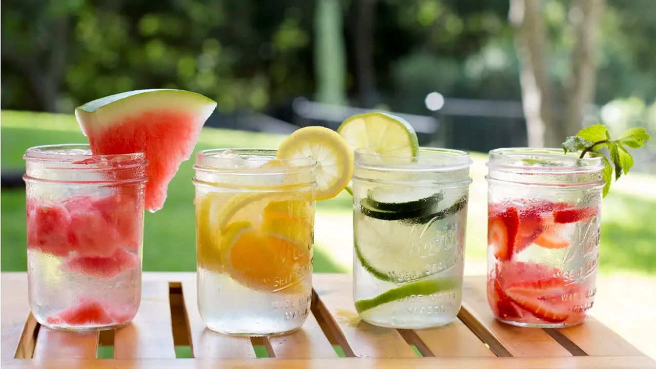 3 Resep Infused Water untuk Kembalikan Ion Tubuh