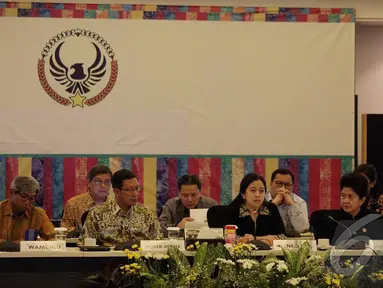 Menag Lukman Hakim Saifuddin (kedua kiri) memimpin rapat koordinasi tingkat menteri di Kantor Kemenko PMK, Jakarta, Kamis (11/12/2014). (Liputan6.com/Miftahul Hayat)