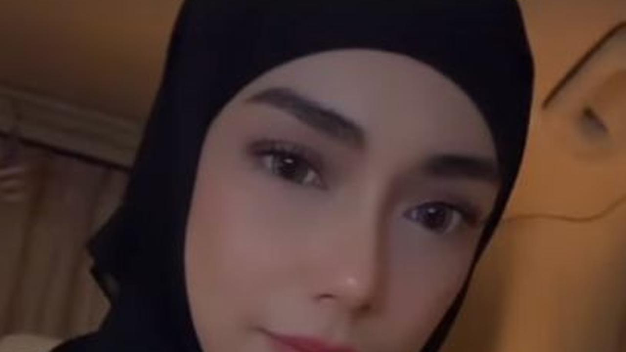 Celine Evangelista Subuh-Subuh Tersorot Pakai Mukena Bareng Nagita Slavina, Mualaf?