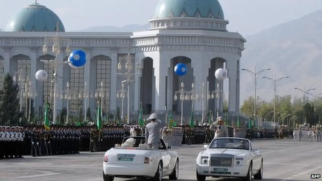 Dianggap Warna Sial, Turkmenistan Larang Impor Mobil Hitam