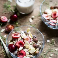 ilustrasi granola yogurt/copyright unsplash/Monika Grabkowska
