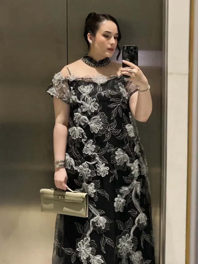 Chelsea Islan saat kondangan. [@chelseaislan]