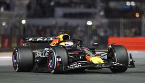 Pembalap Red Bull Racing asal Belanda, Max Verstappen, berlaga di Grand Prix Formula 1 Abu Dhabi di Sirkuit Yas Marina, Abu Dhabi, pada 7 Desember 2025. (Fadel SENNA/AFP)