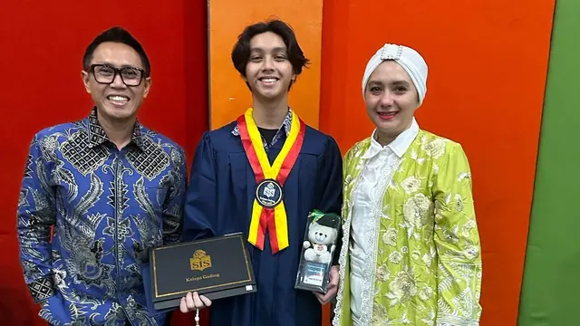 [Fimela] Kelulusan Anak Artis Indonesia