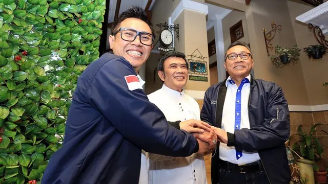 [Bintang] Eko Patrio dan Rhoma Irama