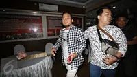 Komedian sekaligus presenter Denny Cagur mendatangi Polda Metro Jaya, Jakarta, Senin (21/3/2016). Deni dipanggil Polda Metro sebagai saksi terkait kasus penghinanaan lambang negara oleh penyanyi dangdut Zaskia Gotik. (Liputan6.com/Immanuel Antonius)