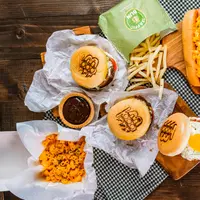 Burger lokal Traffic Bun hadirkan kualitas rasa dan siap saingi brand internasional.Burger lokal Traffic Bun hadirkan kualitas rasa dan siap saingi brand internasional. (dok/Nikmat Group)