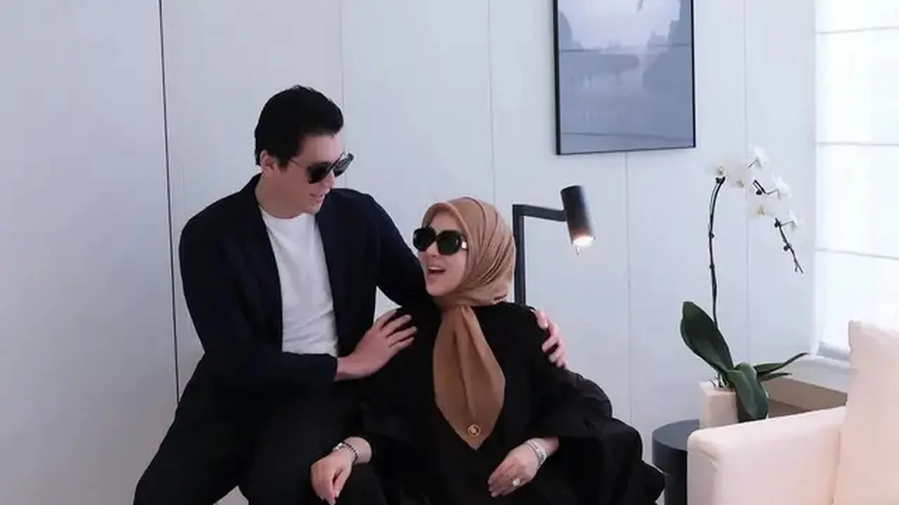 Potret mesra Syahrini dan Reino Barack (Sumber: Instagram/princessyahrini)