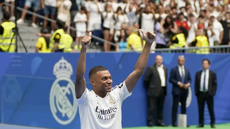 Foto: Bahagianya Kylian Mbappe saat Diperkenalkan Real Madrid