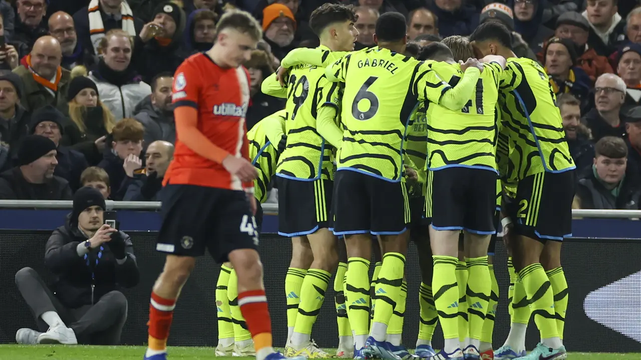 Foto: Drama 7 Gol, Arsenal Comeback dan Bungkam Luton Town untuk Kukuhkan Posisi di Puncak Klasemen Sementara Liga Inggris