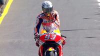 Pebalap Repsol Honda, Marc Marquez, menjadi yang tercepat pada sesi latihan bebas pertama MotoGP Australia di Phillip Island, Jumat (20/10/2017). (Crash)