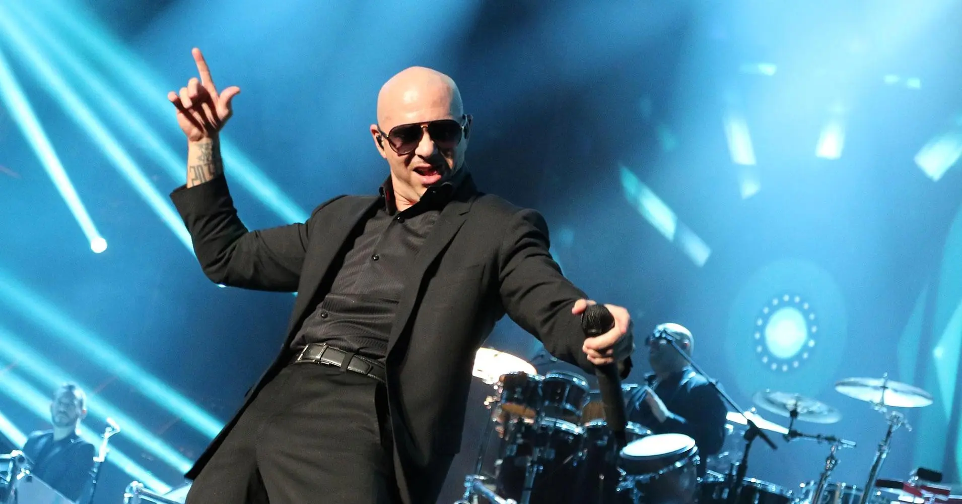 Pitbull, penyanyi asal Amerika Serikat. (cnbc.com)