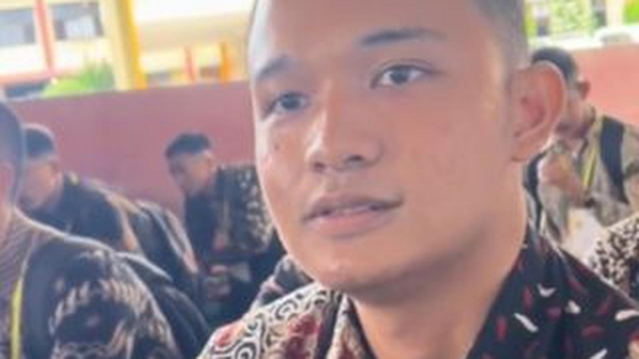 “Siap tidak ada (hubungan). Orang tua bang,” lanjut casis Rossi.<br>