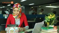 Ke kantor, harus ditopang penampilan yang memadai. Salah satunya dalam pemakaian hijab.