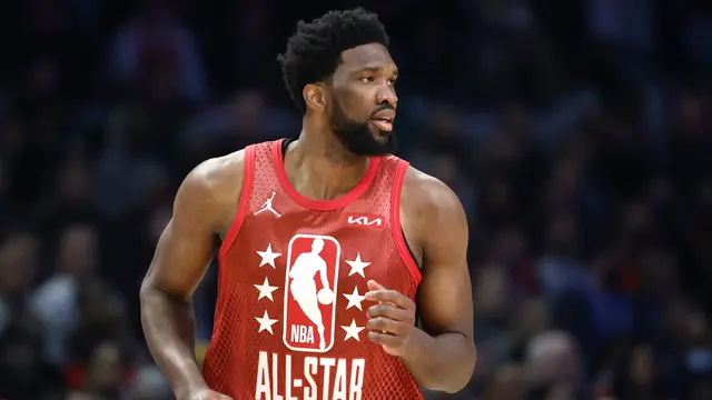 Foto: Sihir 16 Lemparan Tiga Angka Stephen Curry Bawa Tim Lebron Sikat Tim Durant sekaligus Sabet MVP di Laga NBA All-Star Game 2022
