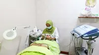 Terungkap, Dermatologis Ogah Berikan 5 Produk Ini pada Wajahnya