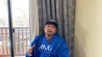 Jeka Saragih, petarung UFC asal Indonesia saat meladeni permintaan wawancara Liputan6.com di San Diego, Amerika Serikat, Kamis (13/4/2023). (Marco Tampubolon/Liputan6.com)