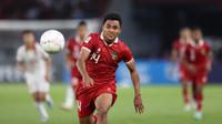 Aksi pemain Timnas Indonesia Ansawi Mangkualam saat menghadapi Vietnam pada semifinal Piala AFF 2022 hari Jumat (06/01/2023). (Bagaskara Lazuardi/Bola.com)