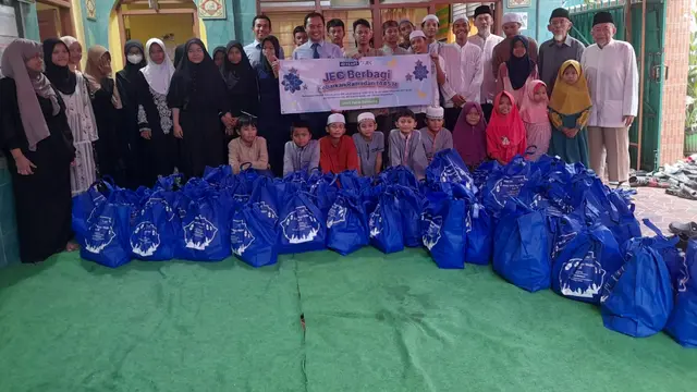 JEC Eye Hospitals and Clinics Salurkan 1.445 Paket Sembako kepada Anak Yatim dan Dhuafa
