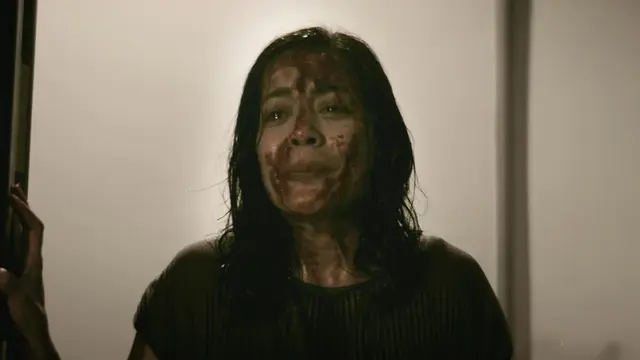 Lulu Tobing sebagai Vivian dalam film Guna-guna Istri Muda. (Foto: Dok. Falcon Black)
