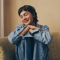 Penyanyi Andien berhasil bekolaborasi bersama pencipta lagu "Manusia Favorit" sekaligus produser musik Lafa Pratomo. (Foto/dok: Andien)