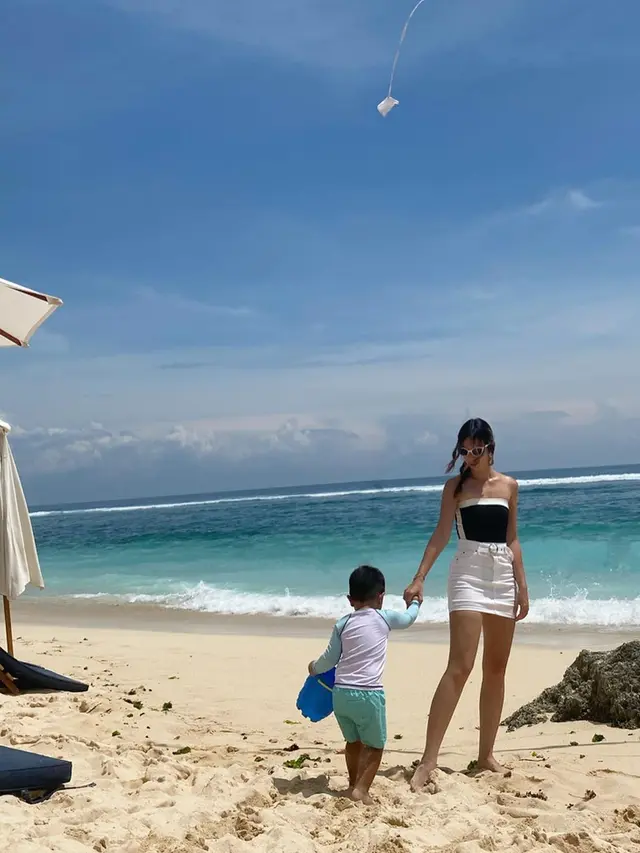 Nia Ramadhani Main Air di Singapura dan Bali (sumber: instagram/ramadhaniabakrie)