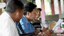 Aktivis Amor Network melakukan konferensi pers terkait dugaan Gubernur Ahok menggunakan pengaruhnya terhadap "Ahok Center", Jakarta, Rabu (18/3/2015). (Liputan6.com/Andrian M Tunay)