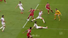 Joshua Kimmich mencetak gol indah saat Bayern Munchen kalahkan Freiburg 5-0.