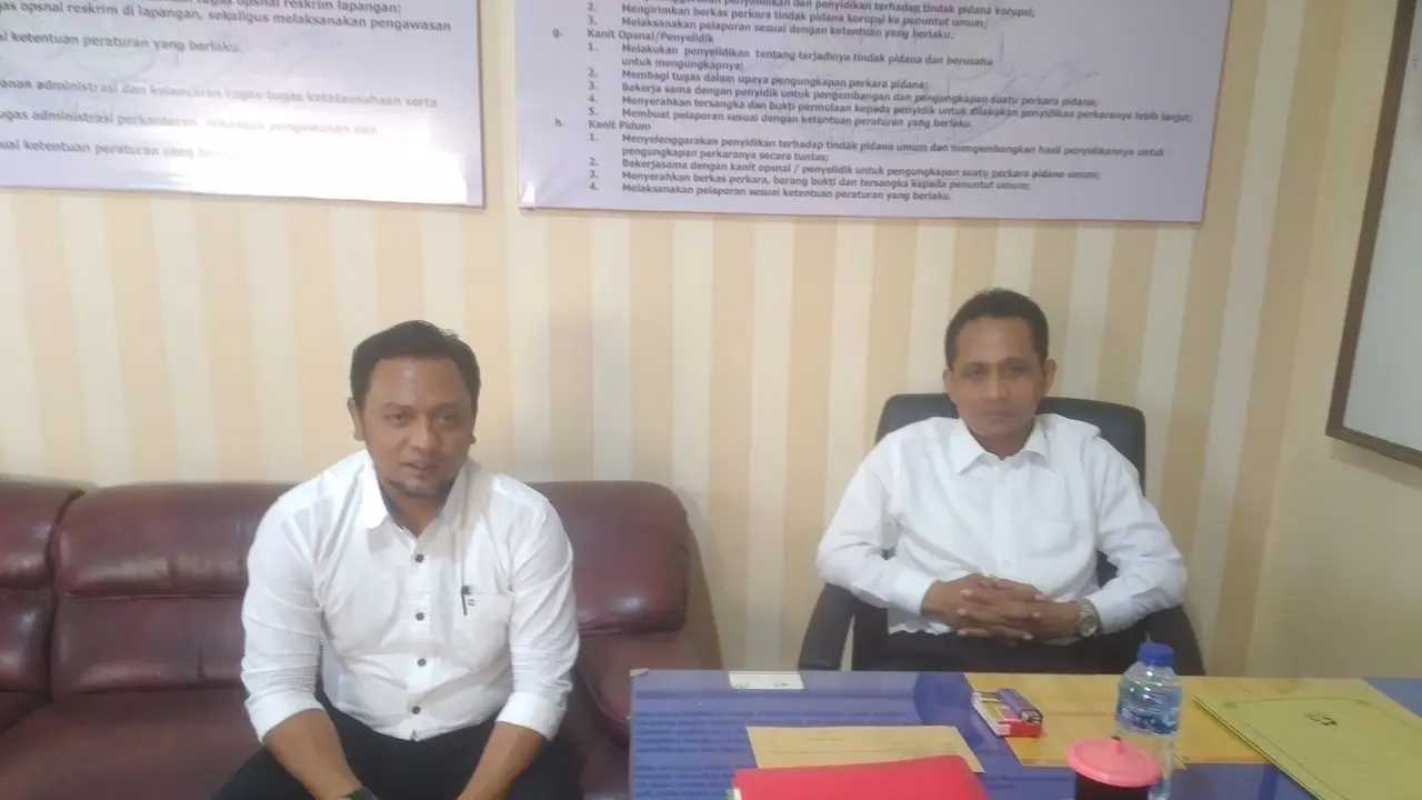 Pj. Kanit PPA Satreskrim Polres Blora, Aiptu Sulistiyawan Doni Ardiyanto (kiri) dan Kasatreskrim Polres Blora, AKP Supriyono (kanan). (Liputan6.com/Ahmad Adirin)
