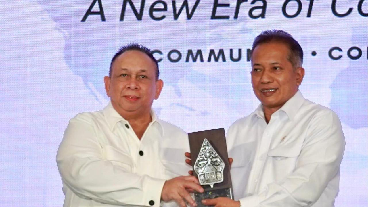 Wamenkop Ferry J Juliantono