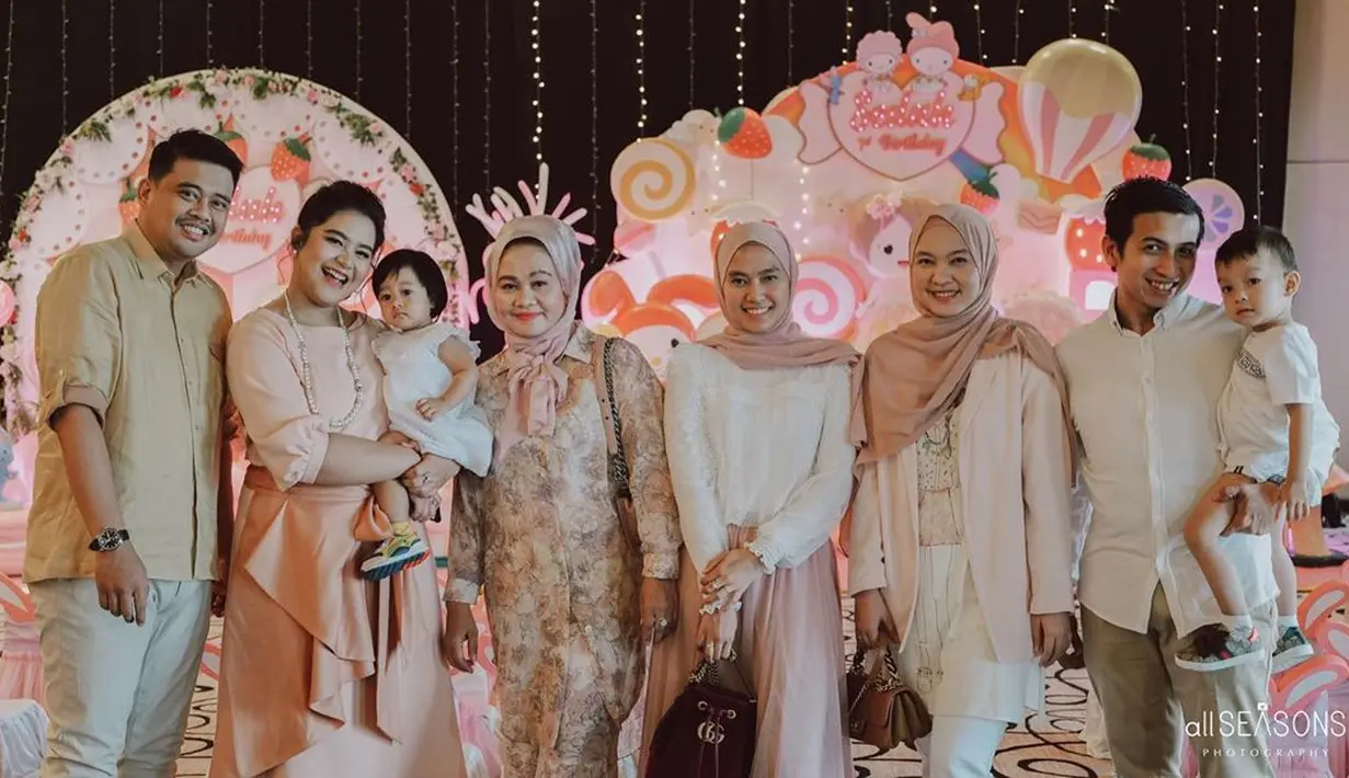 Ultah Sedah Mirah Cucu Jokowi