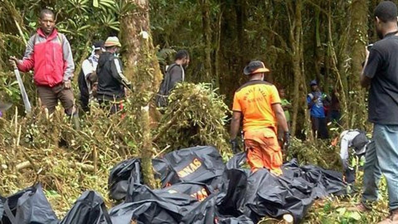 Cerita Bupati Wellington kerahkan warga cari Trigana air jatuh