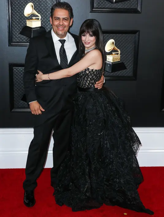 Lagu berjudul First Man ini dipersembahkan Camila Cabello untuk para ayah di luar sana. Para ayah yang masih berada di sisi anak-anaknya maupun mereka yang sudah pergi untuk selamanya. (FOTO: Splashnews)