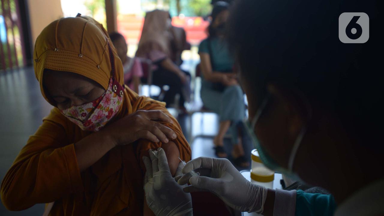 Vaksinasi Booster Sebagai Syarat Beraktivitas Diruang Publik