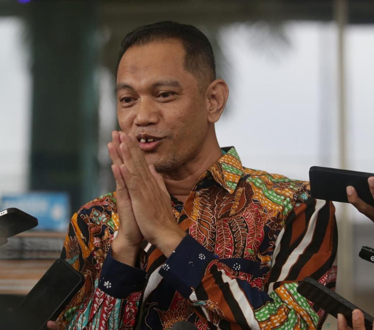 Wakil Ketua KPK Nurul Ghufron dimintai keterangan usai menjalani sidang dugaan pelanggaran etik oleh Dewas KPK di gedung ACLC KPK, Jakarta, Selasa (14/5/2024). Diketahui, Nurul Ghufron dilaporkan ke Dewas KPK atas dugaan pelanggaran etik. Foto: merdeka.co