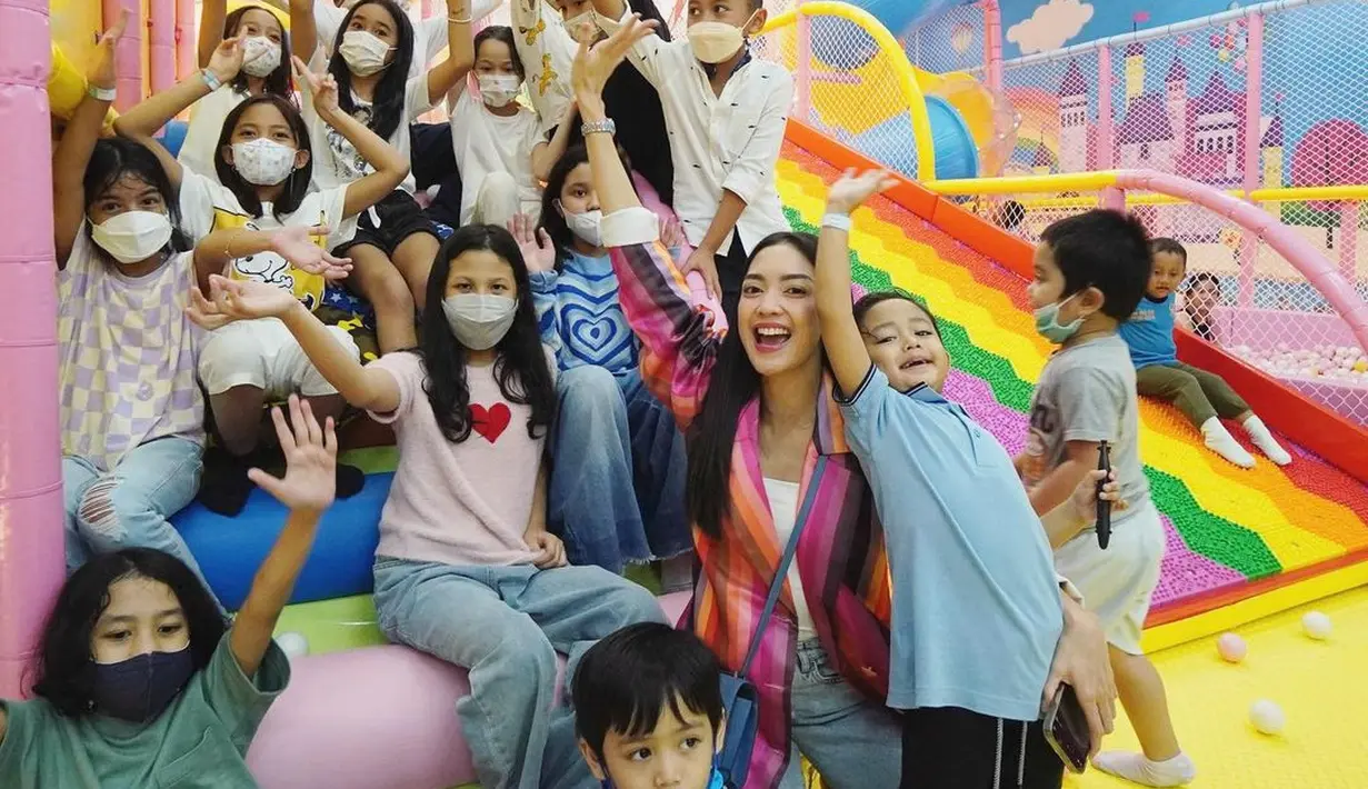 Ultah anak Ririn Dwi Ariyanti (Instagram/ririndwiariyanti)