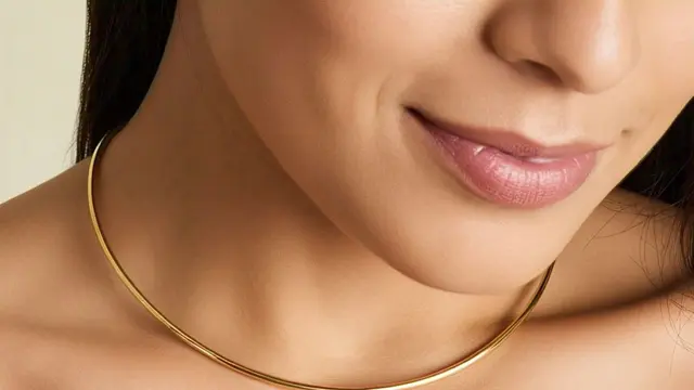 Model Kalung Emas Simpel Elegan Terbaru 2025/via Meta AI