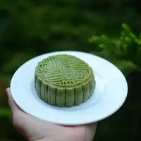 mooncake/copyright: unsplash/phan d c