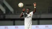 Striker asal Portugal milik Persik Kediri, Flavio Silva menempati posisi kelima sebagai pencetak gol terbanyak di BRI Liga 1 2023/2024. Pemain yang kini tengah menjalani musim kedua bersama Persik Kediri ini total telah mencetak 11 gol dari 17 laga. Ia absen sebanyak 6 kali membela Dewa United musim ini. (Bola.com/Ikhwan Yanuar)