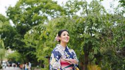 Banyak sekali warganet yang memuji kecantikan Nindy Ayunda ketika mengenakan busana kimono. Selain itu, Nindy Ayunda dianggap selalu cantik mengenakan baju apapun. (Liputan6.com/IG/@nindyparasadyharsono)