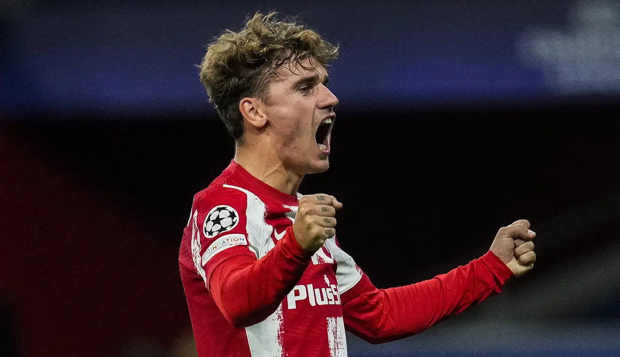 Antoine Griezmann. Pemain asal Prancis ini gagal memberikan penampilan terbaik dalam dua musim penampilannya bersama Barcelona sejak didatangkan dari Atletico pada 2019/2020. Masih sempat bermain 3 laga di musim ini, Ronald koeman melepasnya ke Atletico dengan status pinjaman. (AP/Manu Fernandez)