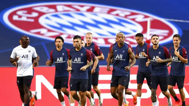 Dibantu Tongkat, Thomas Tuchel Pimpin Latihan PSG Jelang Final Liga Champions