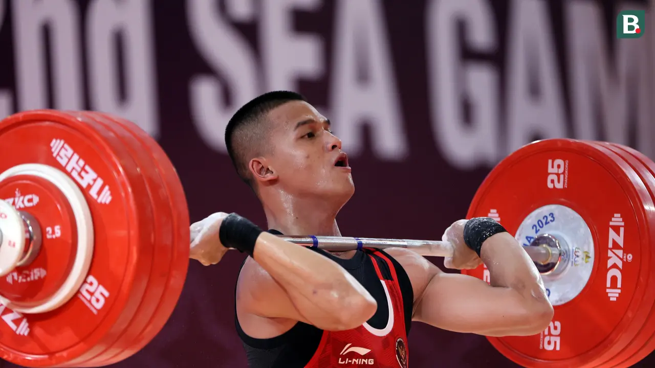 Foto: Otot Kuat Rizki Juniansyah Tambah Medali Emas untuk Indonesia dari Angkat Besi SEA Games 2023