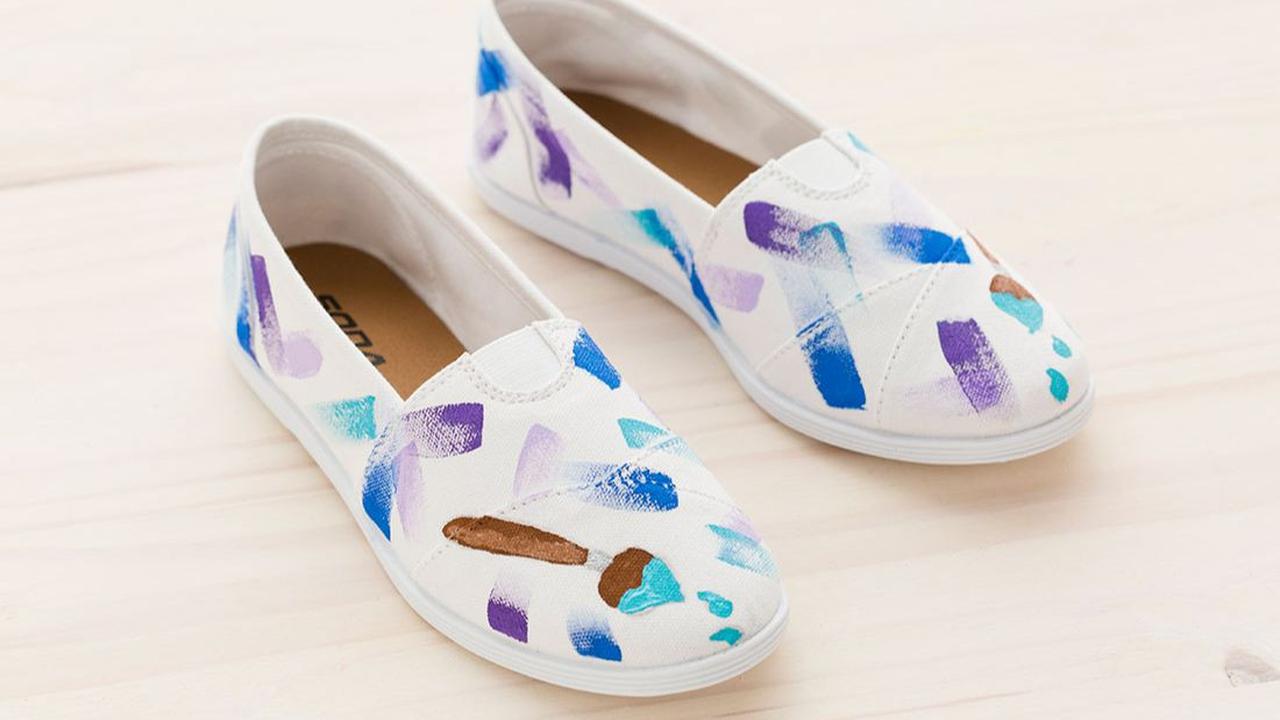 <b>Sepatu Kanvas</b>