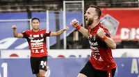 Ilija Spasojevic merayakan gol pertamanya ke gawang Barito Putera, Minggu (9/1/2022). (Dok. Bali United)