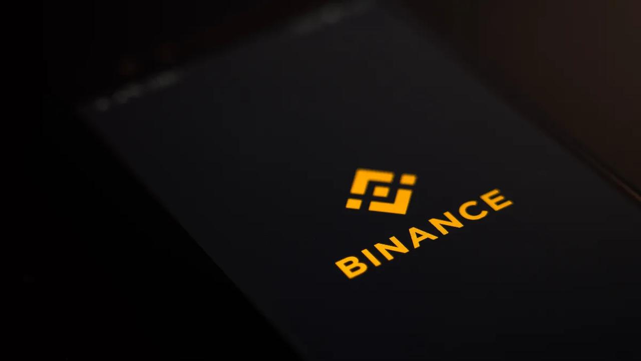 "Antara Agustus 2017 dan April 2022, terdapat transfer langsung sekitar USD106 juta dalam bentuk bitcoin ke dompet Binance.com dari Hydra," kata juru bicara.
